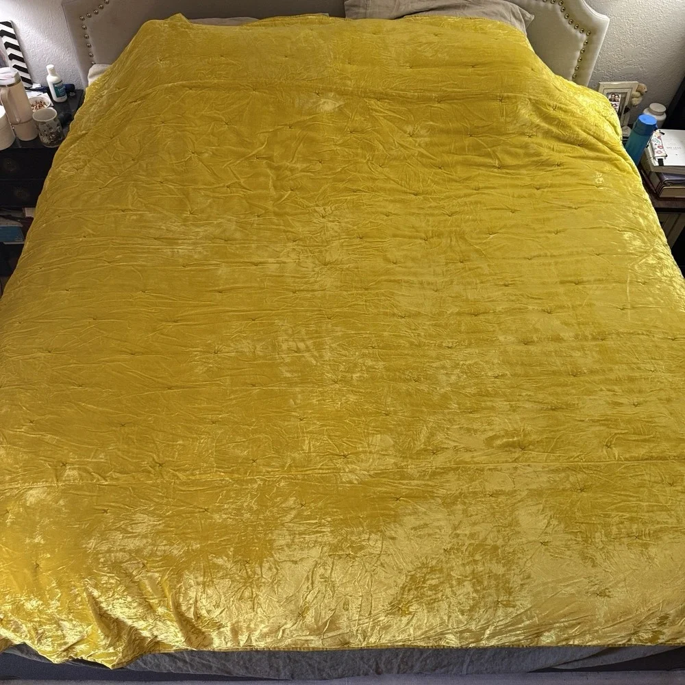 Opalhouse Tufted Velvet Mustard Gold   FULL QUEEN Quilt Comforter Only Yellow